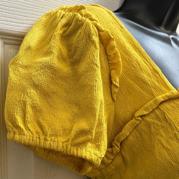 Line and Dot Crepe Elena Front Ruffle Back Smocked Detail Coquette Top Medium - Picture 6 of 12